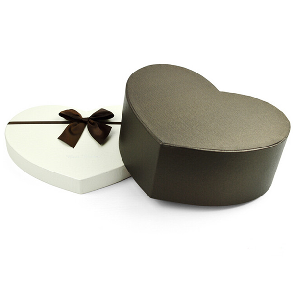 rigid heart shaped gift box for chocolate packaging