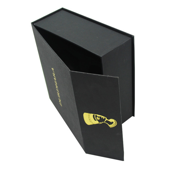 Luxury magnet packaging box with gold stamping