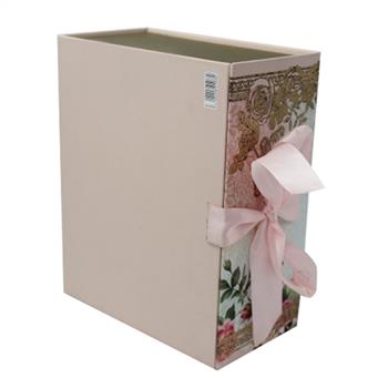 folding gift box with ribbon closure