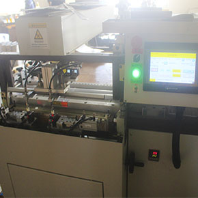 automatical-magnets-stitching-machine