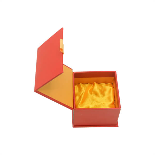 custom-ring-boxes-with-logo