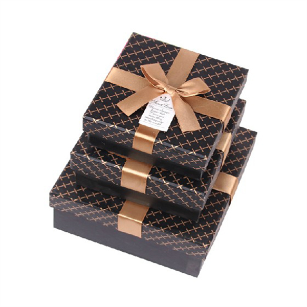 gift-box-with-ribbon3