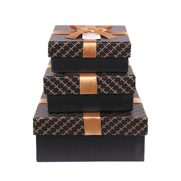 gift-box-with-ribbon4