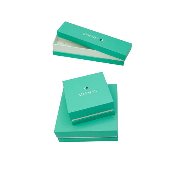 jewelry packaging with logo